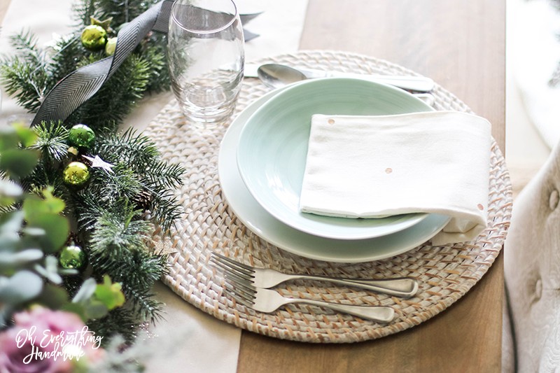 Christmas Table Blog Hop 2015 - oheverythinghandmade Plate Setting9