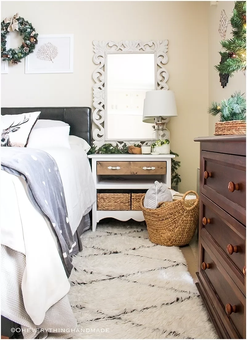 Christmas Bedroom Home tour - OEH - Featured-long